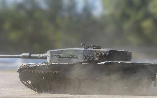 14  Leopard 2A4     