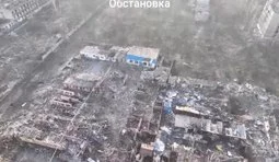 У мережі опублікували відео з безпілотника над містом Торецьк, яке зруйноване внаслідок агресії РФ
