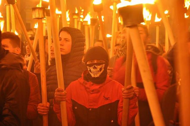 Националисты провели в Киеве Марш Славы Героев 29