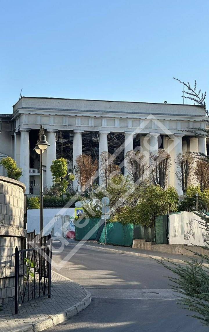 Новое фото разрушенного здания штаба Черноморского флота РФ в оккупированном Севастополе 01