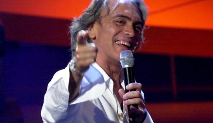 Італійський співак Рікардо Фольї, який підтримав окупацію Криму і співав на концерті на честь "референдуму", має намір дати концерт у Києві ФОТО+ВІДЕО