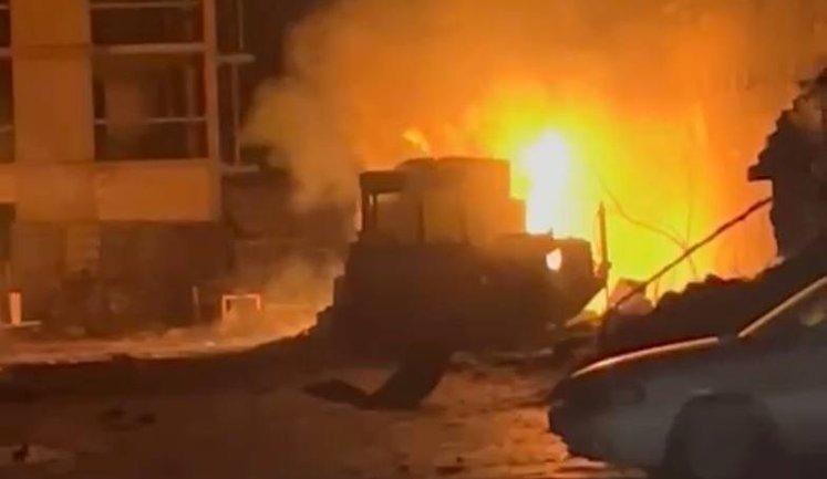 Ворог атакував дронами Одесу: троє поранених, є значні руйнування, під завалами можуть бути люди. ФОТОрепортаж