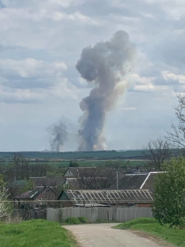 В российском Белгороде снова загадочные хлопки, в соцсетях сообщают о пожаре 02
