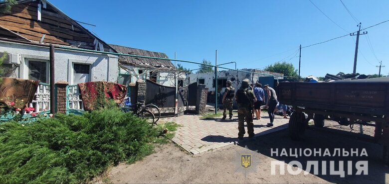 Рашисты ударили Ураганами по Донецкой области, есть погибшие и разрушения, - Нацполиция 05