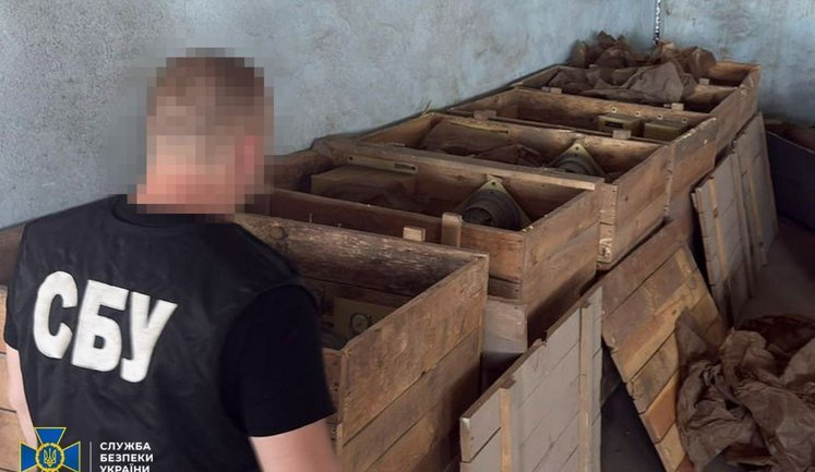 СБУ викрила ділка, який намагався продати до Росії корабельну артилерію Сил оборони України. ФОТОрепортаж