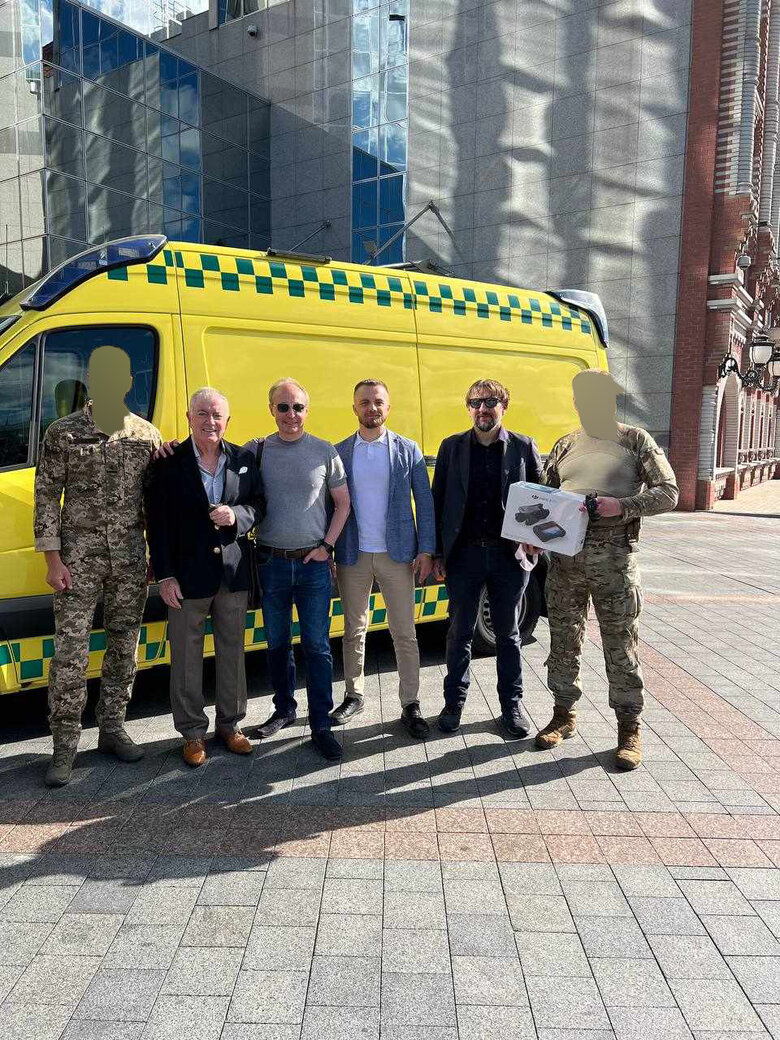 Австралійський бізнесмен Тревізан передав ССО евакомобіль