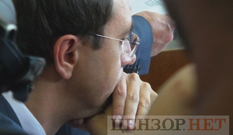 Суд отпустил Омеляна на поруки министра спорта Жданова