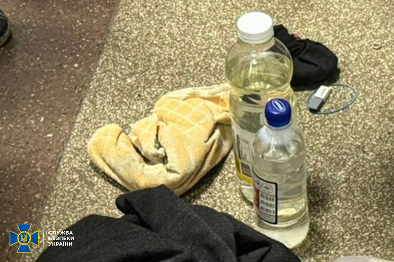 палії автівок військових