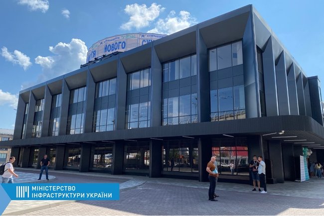 Зал очікування, фудкорти і готель: У Києві після реконструкції відкрили Центральний автовокзал 02