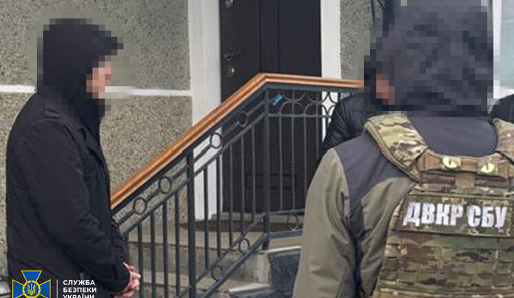 Депутатка міськради, посадовці Конституційного суду та ТЦК: Затримано організаторів "схем для ухилянтів", - СБУ. ФОТОрепортаж