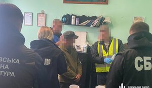 На Миколаївщині ДБР викрило працівника виправної колонії, який підпрацьовував "наркокур’єром". ФОТОрепортаж