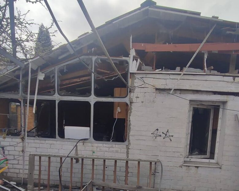 Russians attacked Nikopol district on 4 April
