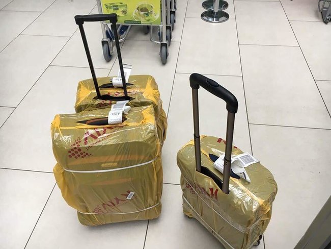Двух украинок, переправлявших в Грецию девушек для сексуальной эксплуатации, задержали в Жулянах 05