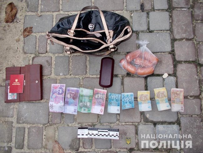 Підлітки пограбували херсонську пенсіонерку, молодшому грабіжникові лише 13 01
