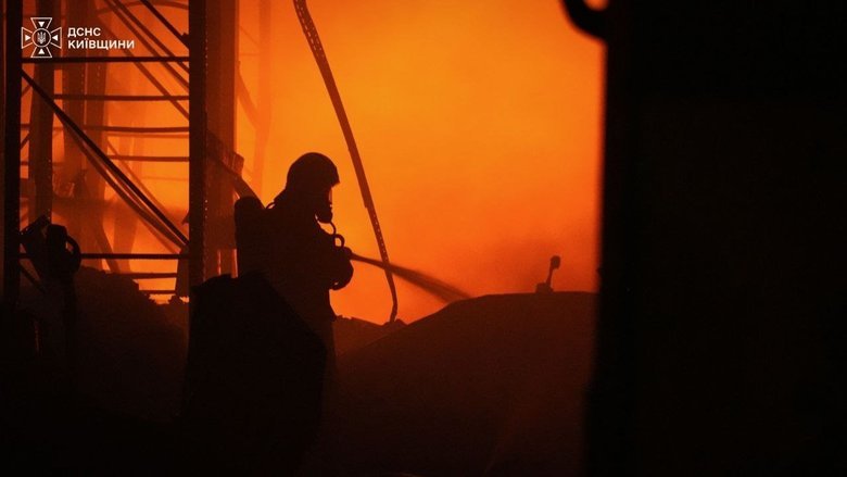 Russian attack in the Kyiv region: three injured, search for woman continues