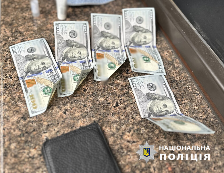 Працівник ТЦК в Одесі за гроші видаляв чоловіків із бази розшуку