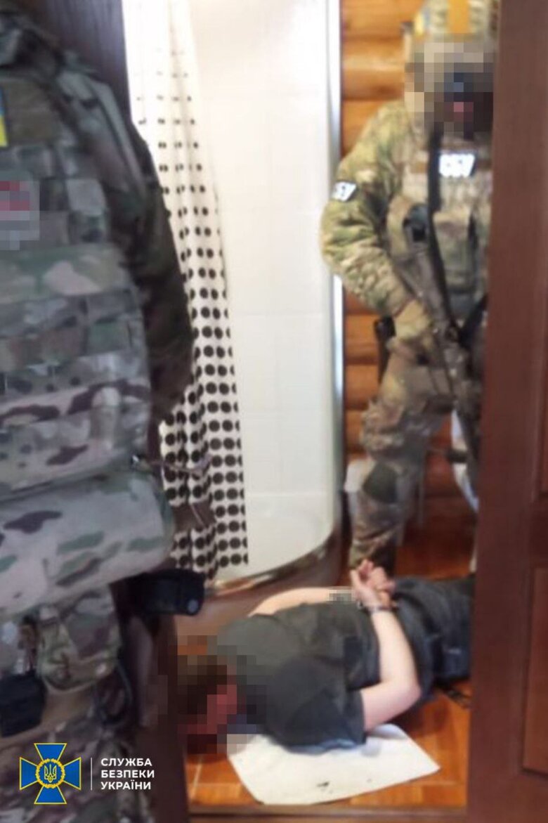Підірвали залізничну колію перед потягом