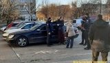 Чоловік у Луцьку зайшов без маски до супермаркету і спровокував конфлікт: постраждав поліцейський. ФОТО