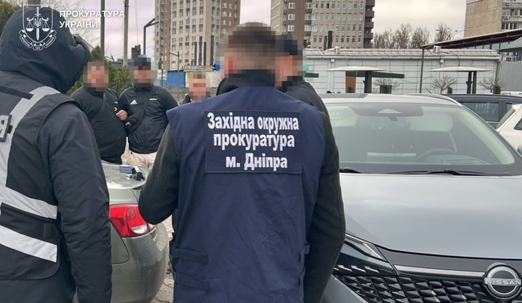 У Дніпрі судитимуть чоловіка, який обіцяв "вирішити питання" з ВЛК за 16 тисяч доларів