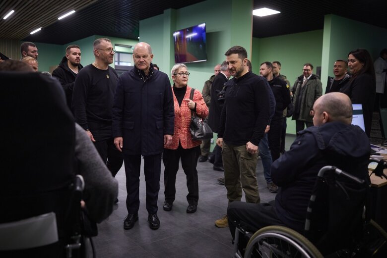 Зеленський та Шольц відвідали поранених українських воїнів