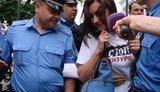 Под окнами Януковича произошла стычка между милицией и журналистами. ФОТО