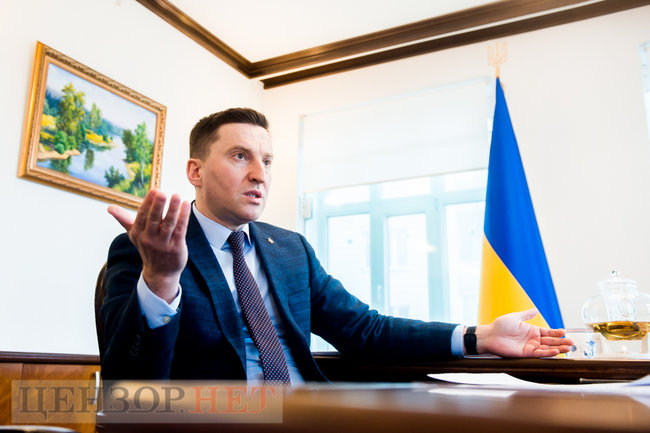 Начальник Департаменту кримінально-правової політики Офісу Генпрокурора Олексій Бонюк: Чимало колишніх прокурорів думають, що 1 вересня настане, і всі одразу поновляться. Так не буде! 03