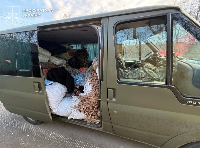 Перевозили серед маскувальних сіток: викрито канал втечі чоловіків до Румунії