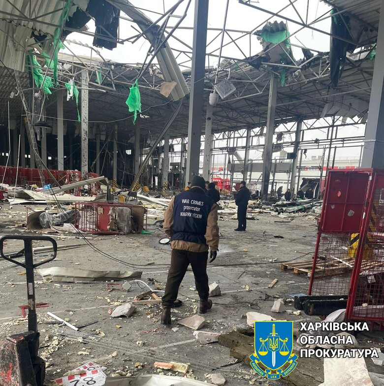 Ворог вдарив по терміналу Нової пошти двома ракетами С-300 03