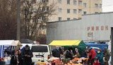 "Базар - це святе?" Продуктовий ринок у Боярці, який відвідують переважно пенсіонери, відкрився попри карантин. ФОТО