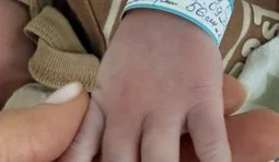 Servicewoman Yeva Smyrnova (Yunha), who lost her husband in war, gives birth to son. PHOTOS
