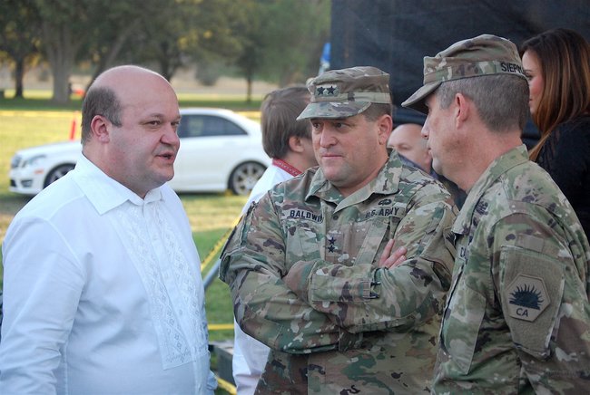 Експосол України в США Валерій Чалий: За президента Байдена буде більше контактів не лише з чинною владою в Україні, а й з демопозицією, громадянським суспільством. В Україні є люди, до яких він ставиться із симпатією 02