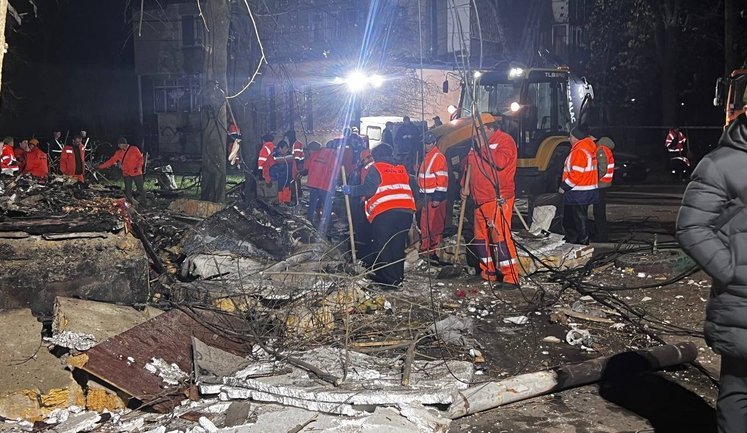 Наслідки нічної атаки РФ на Одесу: троє постраждалих, пошкоджено будинки. ФОТОрепортаж