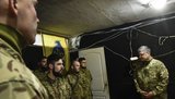 Порошенко не з лякливих і вислухав гострі запитання, але у відповідь були завчені тези, - "азовець" про візит президента в зону ООС
