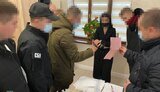 СБУ викрила на Буковині шахраїв, що підробляли документи, зокрема COVID-сертифікати та ПЛР-тести. Ділки "заробляли" майже 1 млн грн щомісяця. ФОТОрепортаж