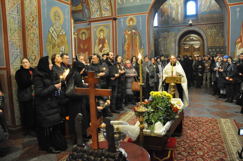 Зі столичним екскурсоводом та воїном Сергієм Мироновим, який загинув у бою з окупантами, попрощалися у Києві 64