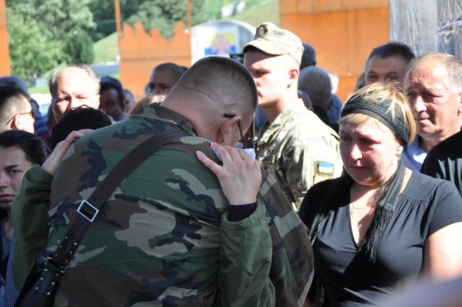 Київ попрощався з воїном 72-ї ОМБр Володимиром Матвієнком, загиблим на Донбасі 18 вересня 08
