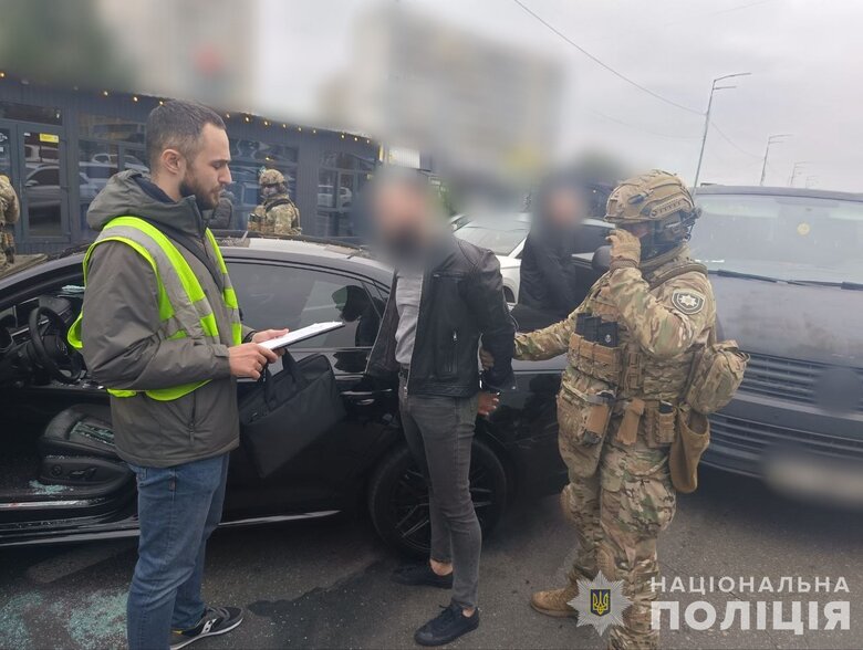 У Києві Нацполіція перекрила контрабандний канал постачання кокаїну