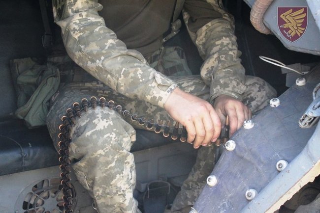 Житомирские десантники проводят учения с боевой стрельбой 05
