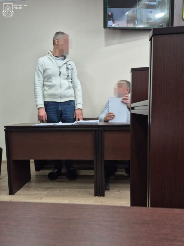 Продавали гуманитарную помощь