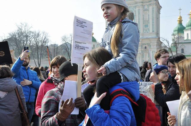 Police detains attackers of feminist rally held in downtown Kyiv 19 Police detains attackers of feminist rally held in downtown Kyiv 19