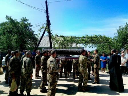 Із загиблим воїном 48-ї інженерної бригади Костянтином Паршенком попрощалися на Хмельниччині 02