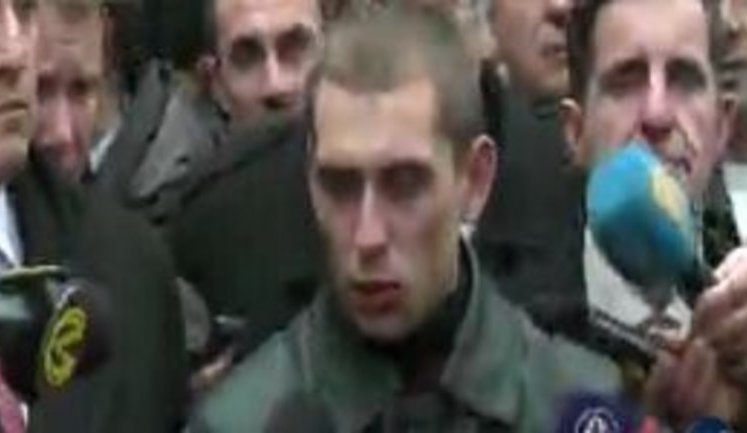 "Со словами: "Мусор, ты вязал братву", на меня набросился человек в наколках", - полицейский Олийнык об инциденте в СИЗО. ВИДЕО