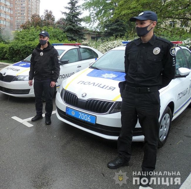 США передали Голосіївському управлінню поліції Києва автомобілі і компютерну техніку 02