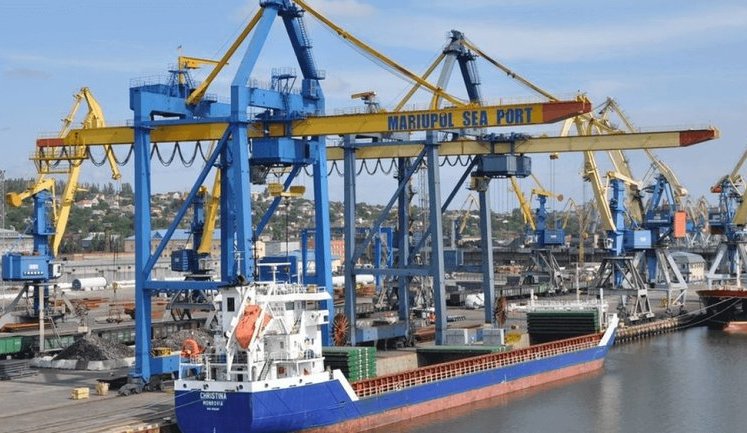 Росія інтегрує окупований порт Маріуполя у власну економіку, – розвідка