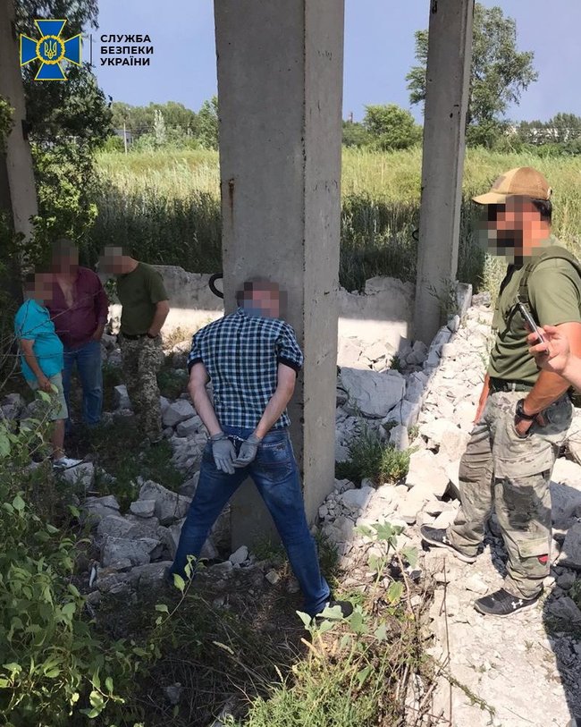 Диверсант ФСБ собирался взорвать химзавод на Луганщине, его поймали 04