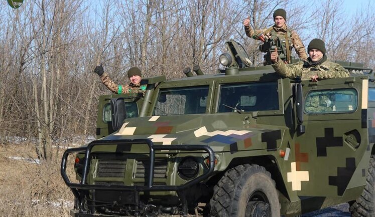 Soldiers of 14th Separate Mechanized Brigade restore trophy Russian "Tiger". PHOTOS