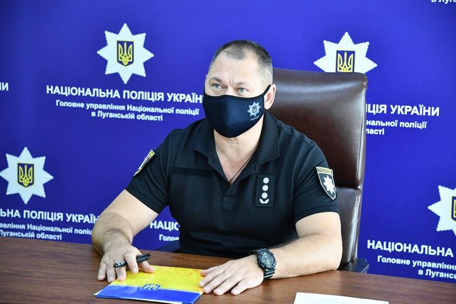 Пенсіонери не хотіли евакуюватися... декого просто виносили, - начальник ГУ Нацполіції в Луганській області Сергій Колесник 01 Пенсіонери не хотіли евакуюватися... декого просто виносили, - начальник ГУ Нацполіції в Луганській області Сергій Колесник 01
