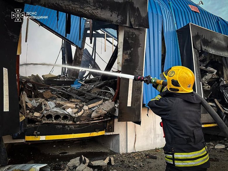 Удар по Київщині 5 серпня: ДСНС ліквідує наслідки