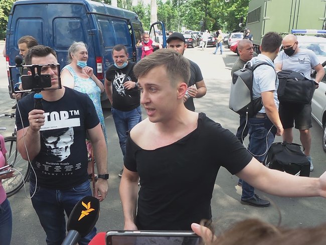 Нардеп Голосу Лозинський про затримання на акції в підтримку Стерненка: Беркут зразка 2013 року повернувся. В автозаки пакують без розбору 02