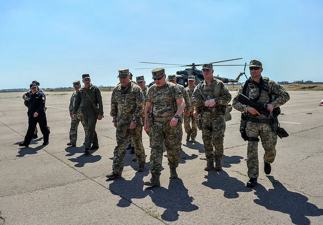 Росія розглядає Азово-Чорноморський регіон як важливий плацдарм для своєї подальшої експансії, - Турчинов 01